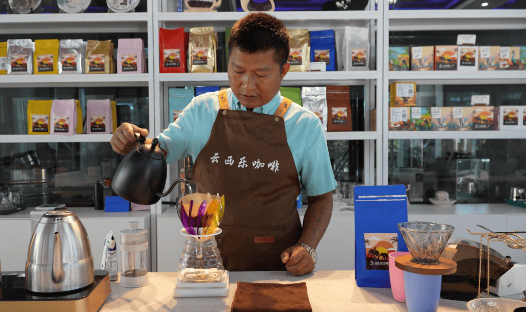 时】一杯咖啡煮出边疆振兴新图景麻将胡了免费试玩【乡村振兴进行(图2)