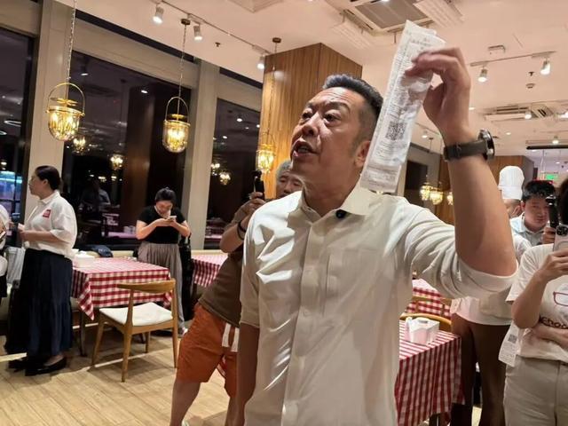 小时却说“恶心”明天起全国所有门店上线“罗永浩菜单”麻将胡了西贝创始人:罗永浩方结账时攒了会员积分走后一(图5) 小时却说“恶心”明天起全国所有门店上线“罗永浩菜单”麻将胡了西贝创始人:罗永浩方结账时攒了会员积分走后一(图5)