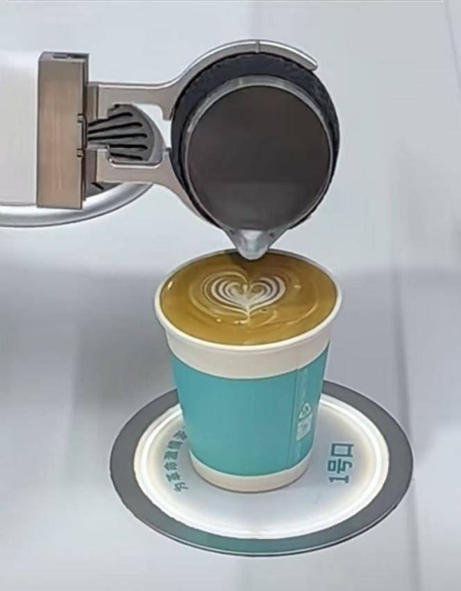 咖啡机器人COFE+以色列开业麻将胡了试玩全球第一的全能冠军(图4)